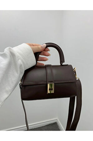 Kapaklı Çapraz Uzun Omuz Askılı Kadın El ve Kol Çantası