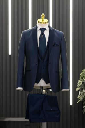 Regular Fit Armürlü Sivri Çıkmalı Yaka Yelekli Flarlı Smokin Takım Elbise