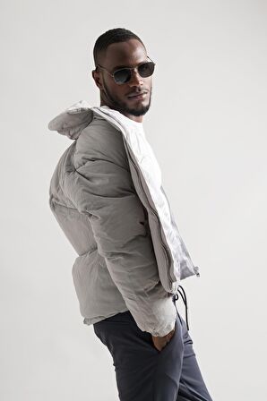 Regular Fit Dik Yaka Fermuar Kapamalı Kolları Lastikli Spor Şişme Mont