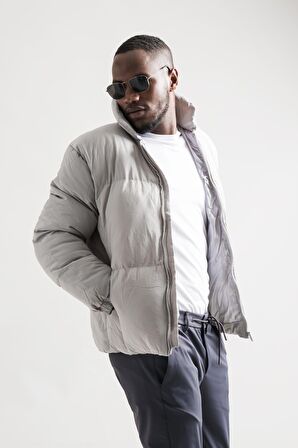 Regular Fit Dik Yaka Fermuar Kapamalı Kolları Lastikli Spor Şişme Mont