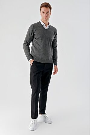 Slimfit V Yaka Düz Basic Model Pamuklu Erkek Uzun Kol Triko Kazak
