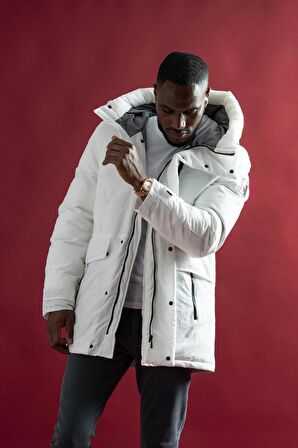 Slimfit Kapşonlu Çıtçıt Ve Fermuar Yan Fermuar Cepli Elyaf Dolgulu Astarlı Erkek Uzun Spor Mont