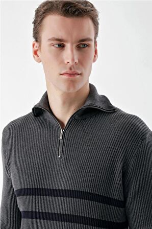 Slimfit Fermuarlı Boğazlı Yaka Çizgili Pamuklu Erkek Spor Triko Kazak