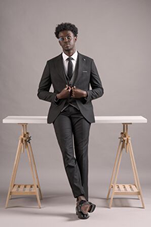 Carutte Slimfit Sivri Yaka Çift Pileli Dokulu Kumaş Yelek Kombinli Takım Elbise