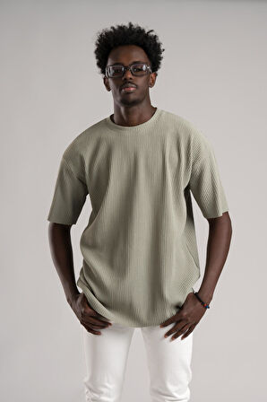 Oversize (Bol Kesim) Kalın Fitilli Bisiklet Yaka Kısa Kol T-shirt