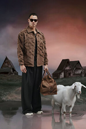 Oversize Önü Çıtçıt Kapamalı Astarsız Ve Cepsiz Peluş Ceket