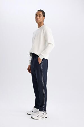 DeFactoFit Sporcu Jogger Eşofman Altı Slim Fit Dar Kesim Standart Paça Skuba Dalgıç Kumaş Beli Lastikli E3931AX24WNNV253
