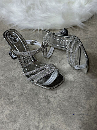 Günlük Kadın Taşlı Terlik Hologram Kalın Şeffaf Topuklu Küt Burunlu Üç Bantlı Abiye Sandalet 6100