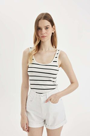 DeFacto Mom Fit Yüksek Bel Katlamalı Paça Beyaz Jean Şort C0679AX24SMWT1
