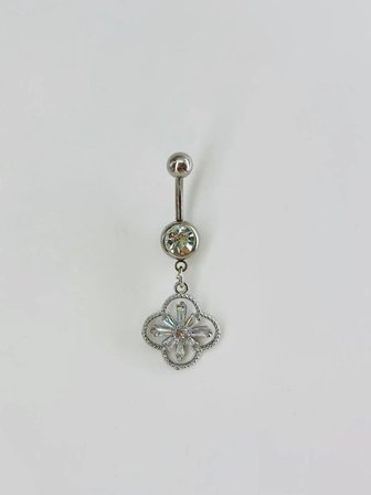 Çiçek Detaylı Göbek Piercing