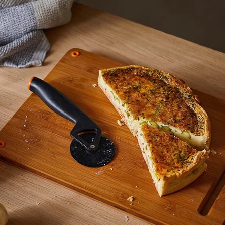 fiskars pizza kesici