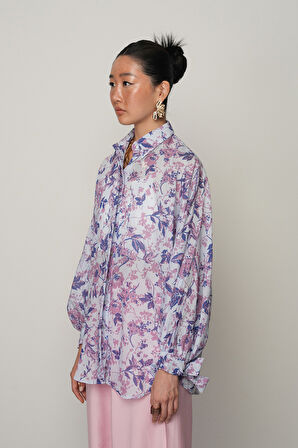 KADIN KOLLARI BAĞLAMALI MAVİ RENK ÇİÇEK DESENLİ OVERSİZE GÖMLEK