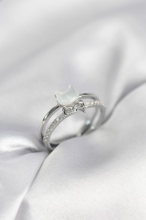 Gümüş Renk Sedefli Kedi Model Fiyonklu Zirkon Taşlı Kadın Yüzük