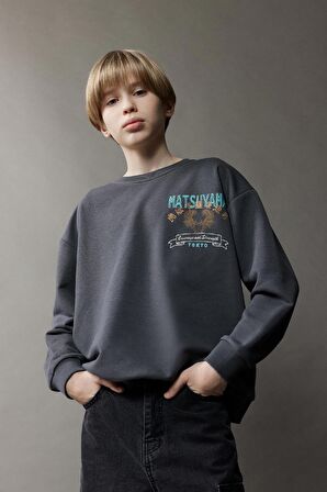 DeFacto Erkek Çocuk Oversize Geniş Kalıp Bisiklet Yaka Sırt Baskılı Sweatshirt D8497A825SPAR15