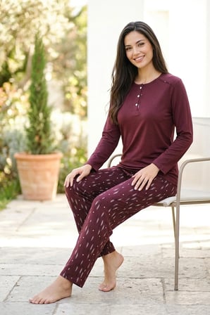 Kadın Pamuklu Uzun Kollu Üç Düğmeli Biyeli Soft Örme Yumuşak Pijama Takımı