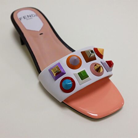 Fendi Taş Detaylı Kadın Terlik 8R6507-86