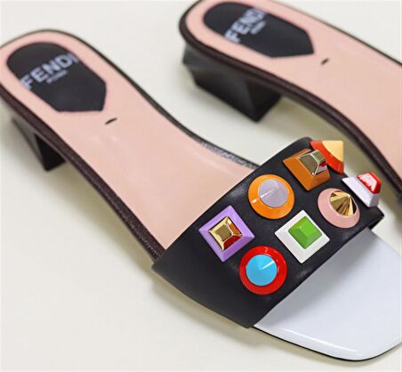 Fendi Taş Detaylı Kadın Terlik 8R6507-93