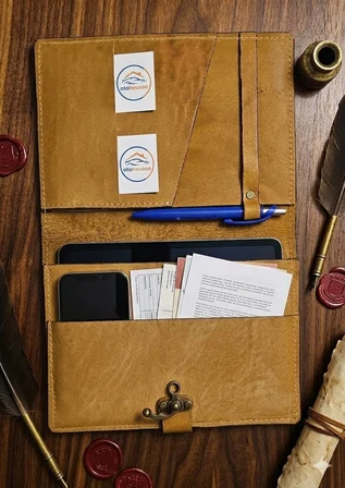 Hakiki Deri El Yapımı Postacı ve Evrak Çantası – Koyu Sarı