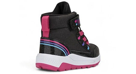 138 Kız Çocuk Okul Öncesi Bot