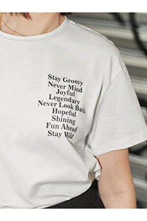 Kadın Beyaz Stay Groovy Baskılı Oversize Bisiklet Yaka T-shirt
