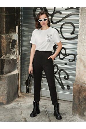 Kadın Beyaz Stay Groovy Baskılı Oversize Bisiklet Yaka T-shirt