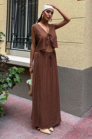 Olive Breeze Kadın Kahverengi Bağcıklı Üst ve Etek Takım – Dokulu Kumaş