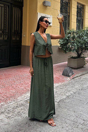 Olive Breeze Kadın Haki Kuşaklı Üst ve Etek Takım – Dokulu Kumaş