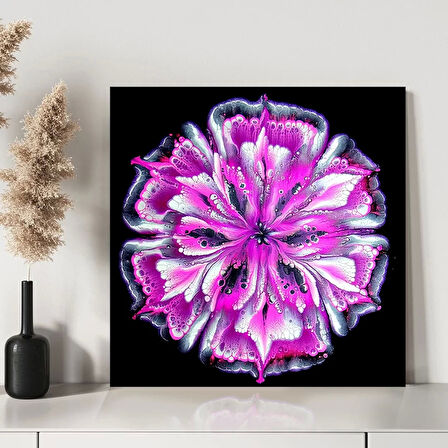 Mor Çiçeğin Büyüsü Kanvas Tablo