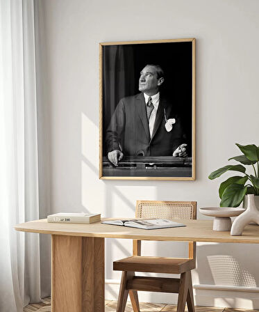 Çerçevesiz Poster Ufka Bakan Lider