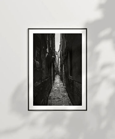 Çerçevesiz Poster Gölgede Kalan Yollar