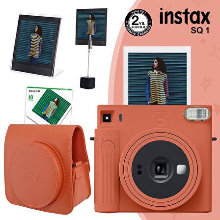 Instax SQ1 Terracotta Turuncu Fotoğraf Makinesi 10lu Kare Film Deri Kılıf Pleksi Çerçeve ve Kıskaçlı Stand