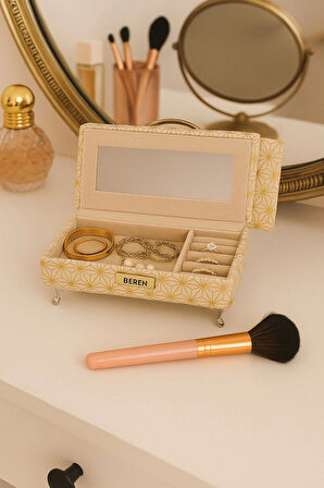 Berjer Figürlü Kadife Desenli Takı Bijuteri Mücevher Kutusu Biblo 24cm Krem İthal Ürün