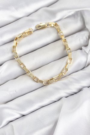 CM Kare Halka Model Gold Renk Pirinç Kadın Bileklik TJ-BB8592