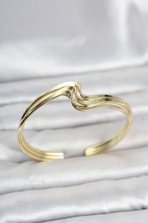 Zikzak Model Gold Renk Pirinç Kadın Bileklik TJ-BB8554