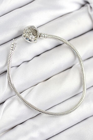 Pirinç Charm Zirkon Taşlı Kalp Model Gümüş Renk Kadın Bileklik - TJ-BB7803