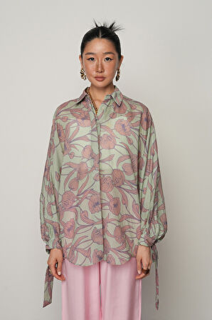 KADIN KOLLARI BAĞLAMALI MİNT RENK ÇİÇEK DESENLİ OVERSİZE GÖMLEK