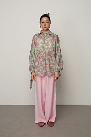 KADIN KOLLARI BAĞLAMALI MİNT RENK ÇİÇEK DESENLİ OVERSİZE GÖMLEK