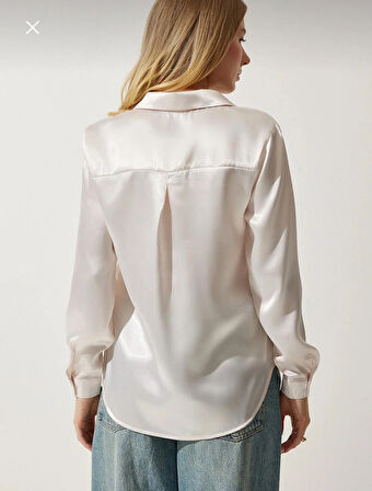 Kadın Hafif Dökümlü Bej Saten Gömlek