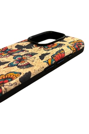 iPhone 16 Pro Max Doğal Mantar Dokulu Magsafe Kılıf Vintage Kelebek