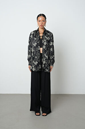 Kadın Siyah Renk Karışık Desenli Oversize Kesim Tesettür Gömlek