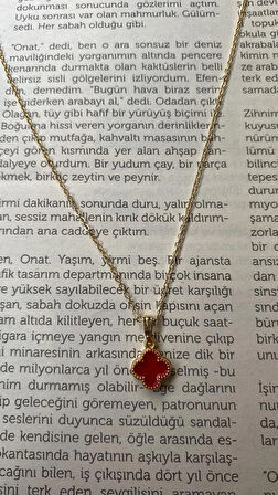 kırmızı yonca kolye