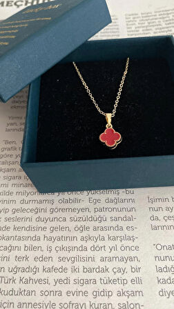 kırmızı yonca kolye