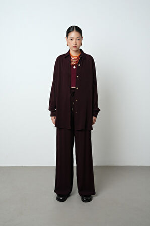 Kadın Düz Renk Altın Düğme Detaylı Oversize Kesim Gömlek