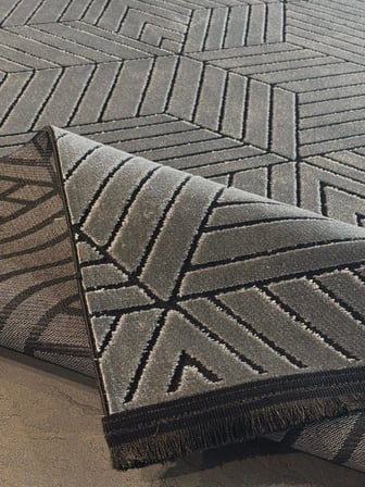 Capris 6244 Modern Dokulu Geometrik Desenli Antrasit Gri Halı Oturma Odası Salon Halısı