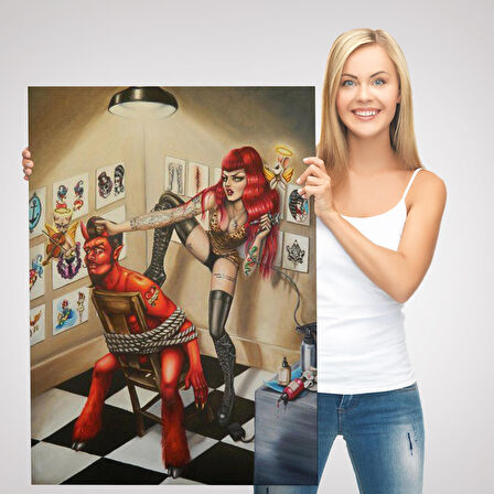 Şeytanı Yakalayan Dövmeci Kız Duvar Tablosu-6285