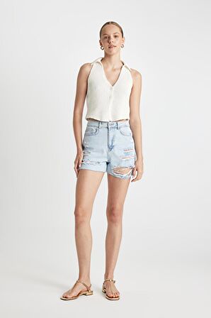 DeFacto Mom Fit Yüksek Bel Paça Ucu Kesik Jean Şort C0680AX24HSNM39