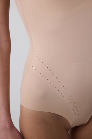 #İzbırakmaz Bej Light Bodysuit Korse
