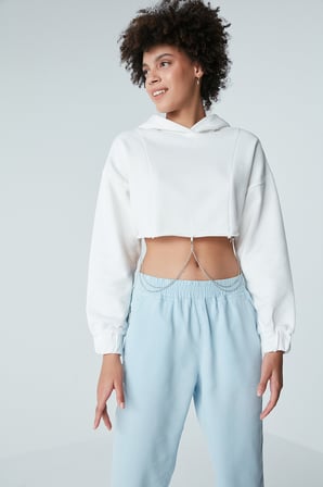 Kırık Beyaz Crop Chain Detailed Sweatshirt