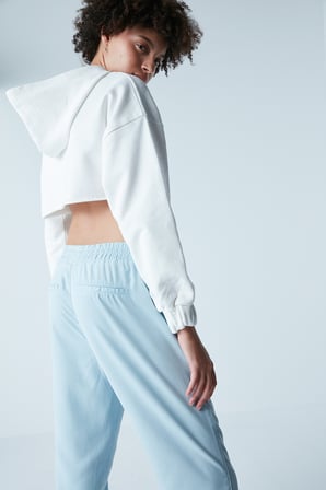 Kırık Beyaz Crop Chain Detailed Sweatshirt