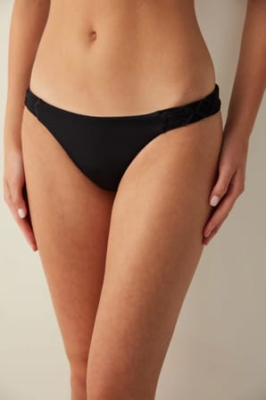 Siyah Basic Yanları Makrome Detaylı Bikini Altı